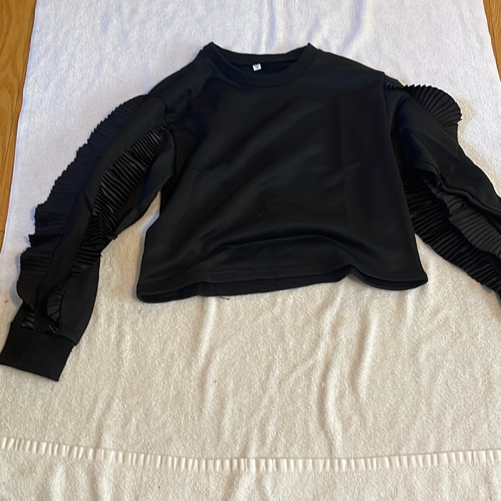 No brand sweater size m pre-owned